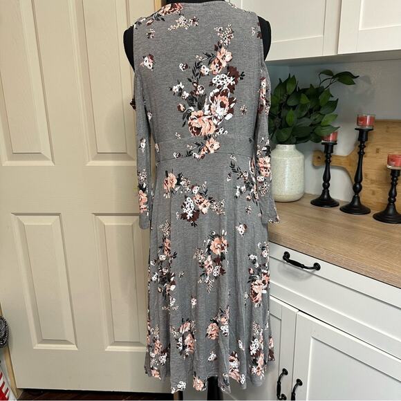 TORRID Grey Floral Jersey Skater Dress Torrid Sz 00 (M/L) Romantic Cold Shoulder - Picture 3 of 11